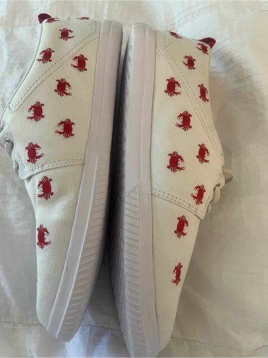 Under Armour White Canvas Sneakers with Red Crab Print men’s”Critter Encounter”